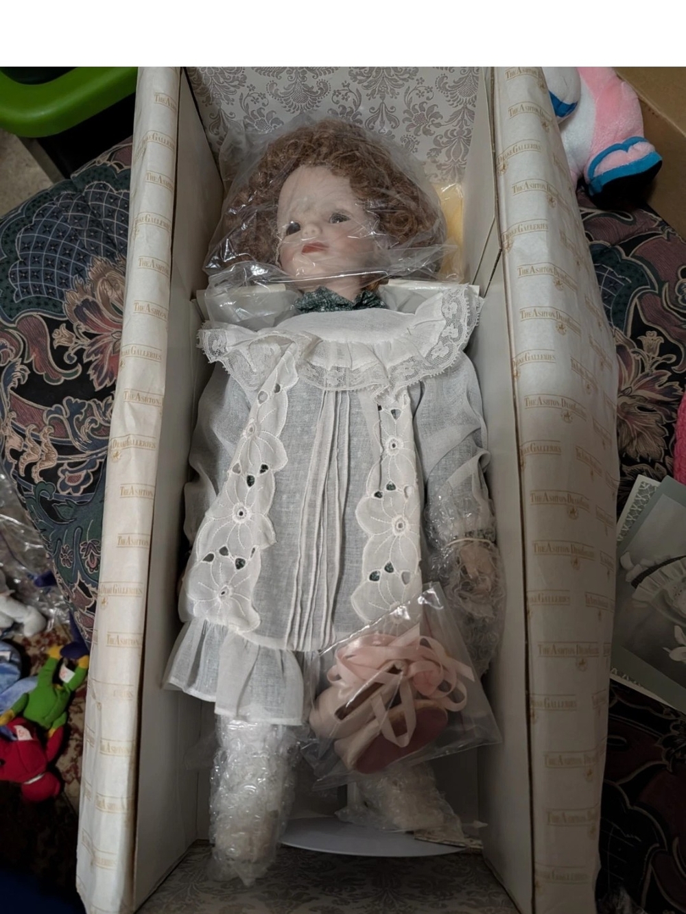 Ashton-Drake Dreamers Katrina 19in Porcelain Doll COA Stand
